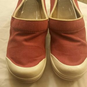 Dansko Vegan Red Canrvas-used